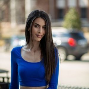 Meet your Posher, Mirela